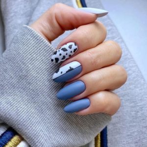 Blue cow print nails