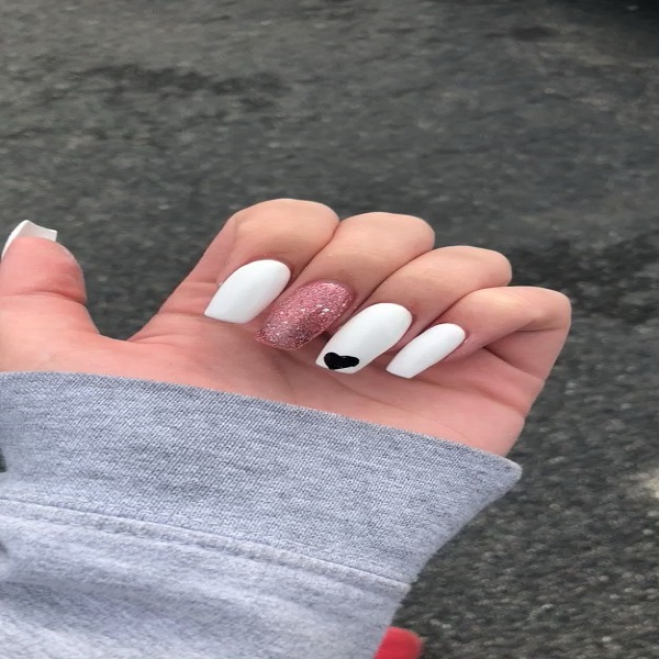 White Nails with Heart - Romantic Nail Art